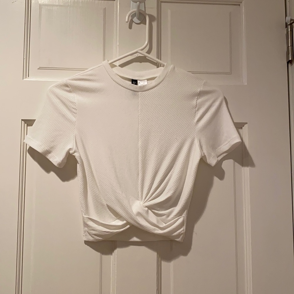 Cropped tee